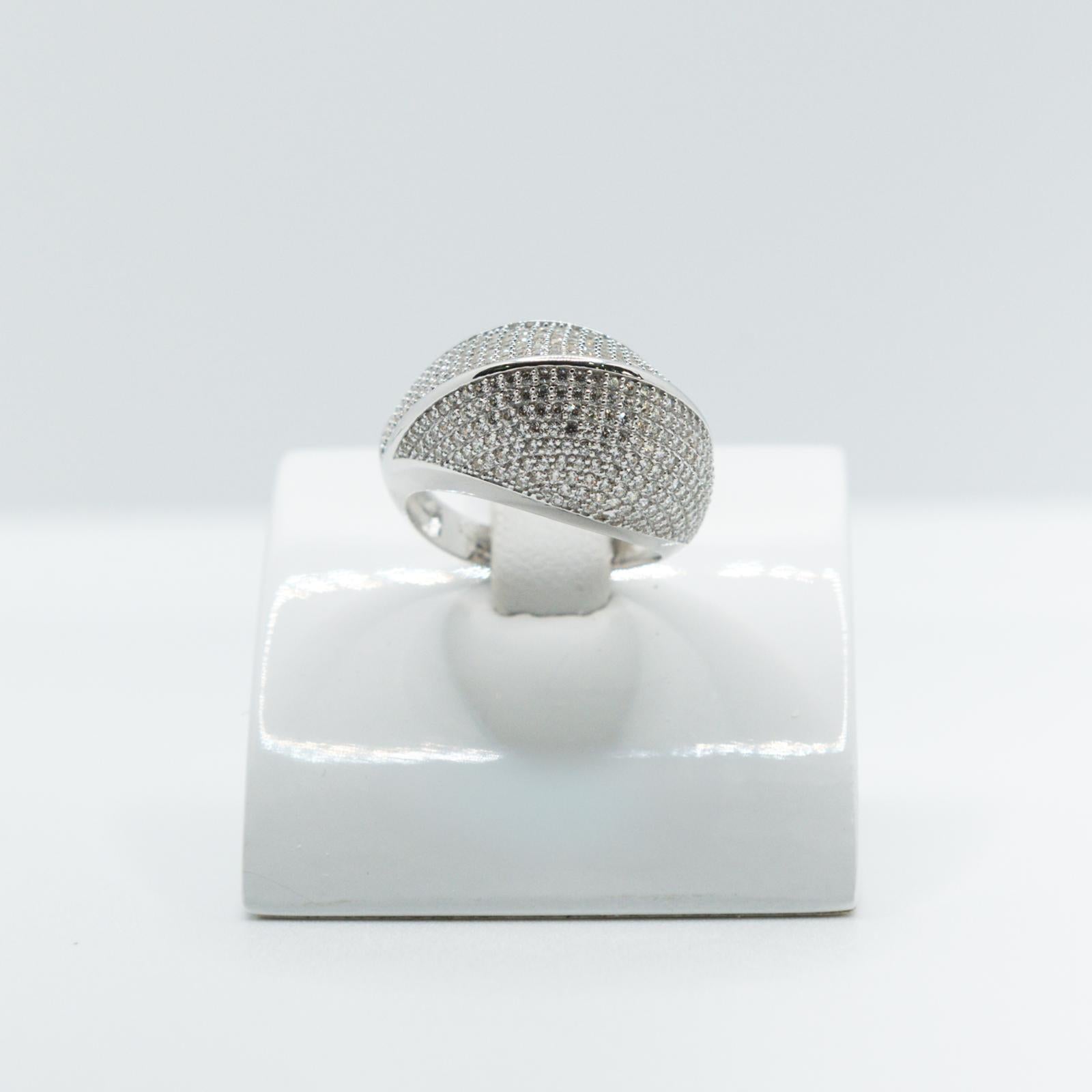 Anello Sofisticato